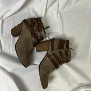 Material girl woman’s mini ankle bootie  Boots straps Black